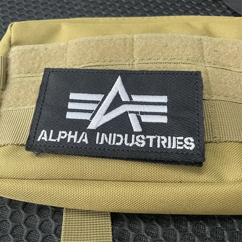 ALPHA inidutries parches bordados, insignia de moral táctica de gancho y bucle, brazalete militar, equipo al aire libre, pegatina de mochila - imagen 3
