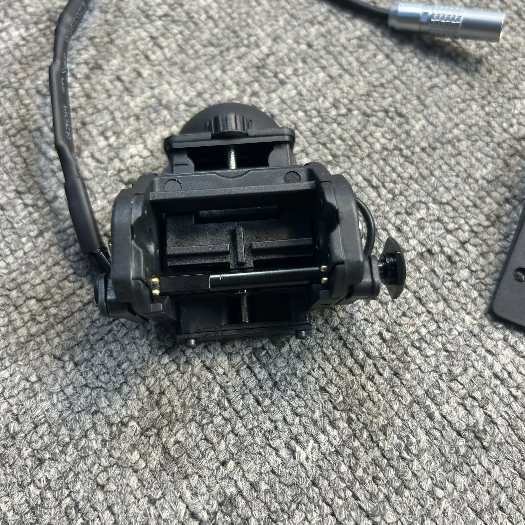 FMA Tactical AVS-9 Entrenamiento Manequim Visión Nocturna NVG (Sin función) |   Adaptador de montaje funcional AVS9 ANVIS6/9 |   Caja de batería - imagen 5