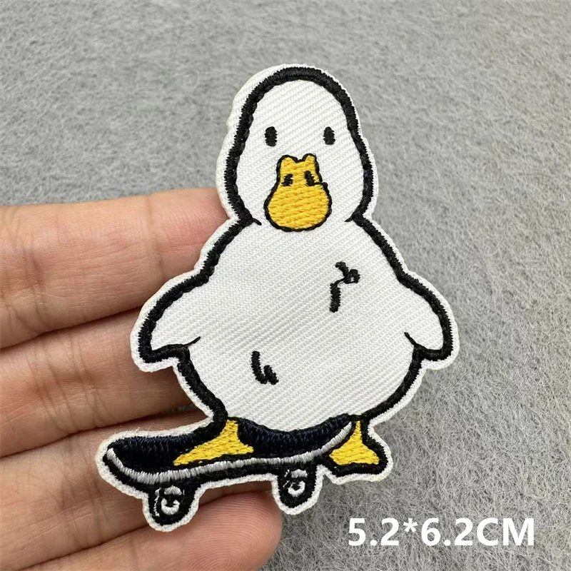Parche de animales de dibujos animados, parches para planchar para ropa, cuchillo, parches bordados de pato en ropa, parche Fusible para insignias de ropa - imagen 3