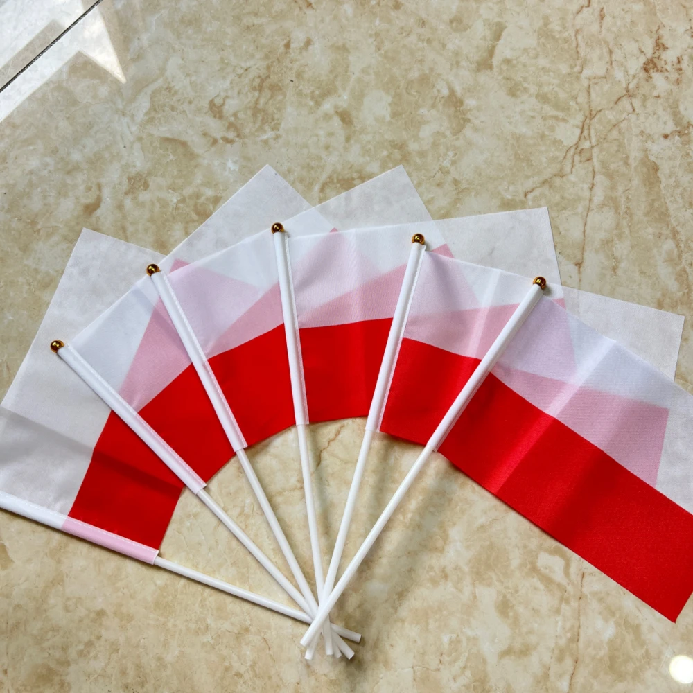 Bandera de Polonia de 14x21cm, parte superior redonda con poste de plástico