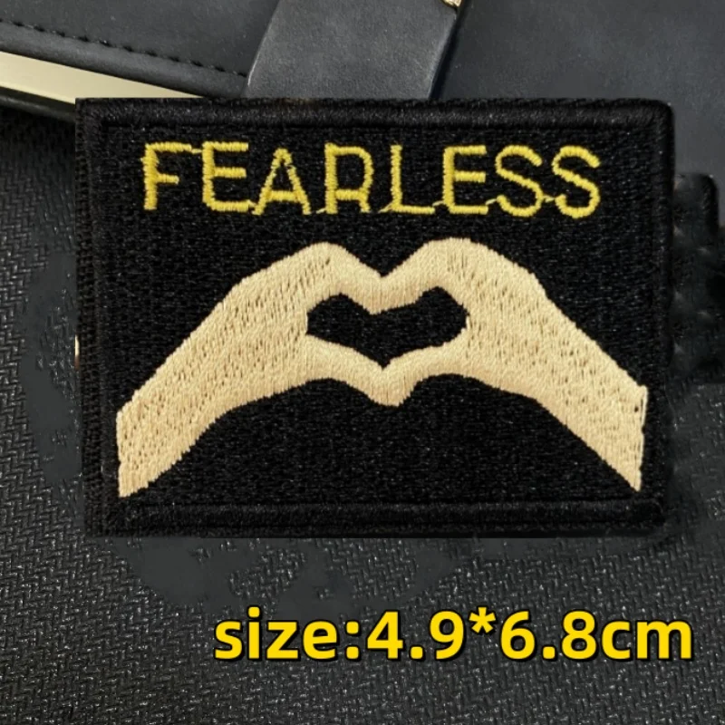 Fearless Love bordado de mano a corazón en la ropa, Parche de gancho y bucle, pegatina de mochila táctica, insignia de moral, parches militares - imagen 3