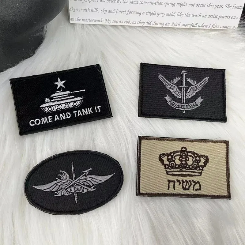 Parche de Velcro bordado de espada de ala pirata, equipo táctico para exteriores, insignia de moral para ropa, aplique de mochila - imagen 2