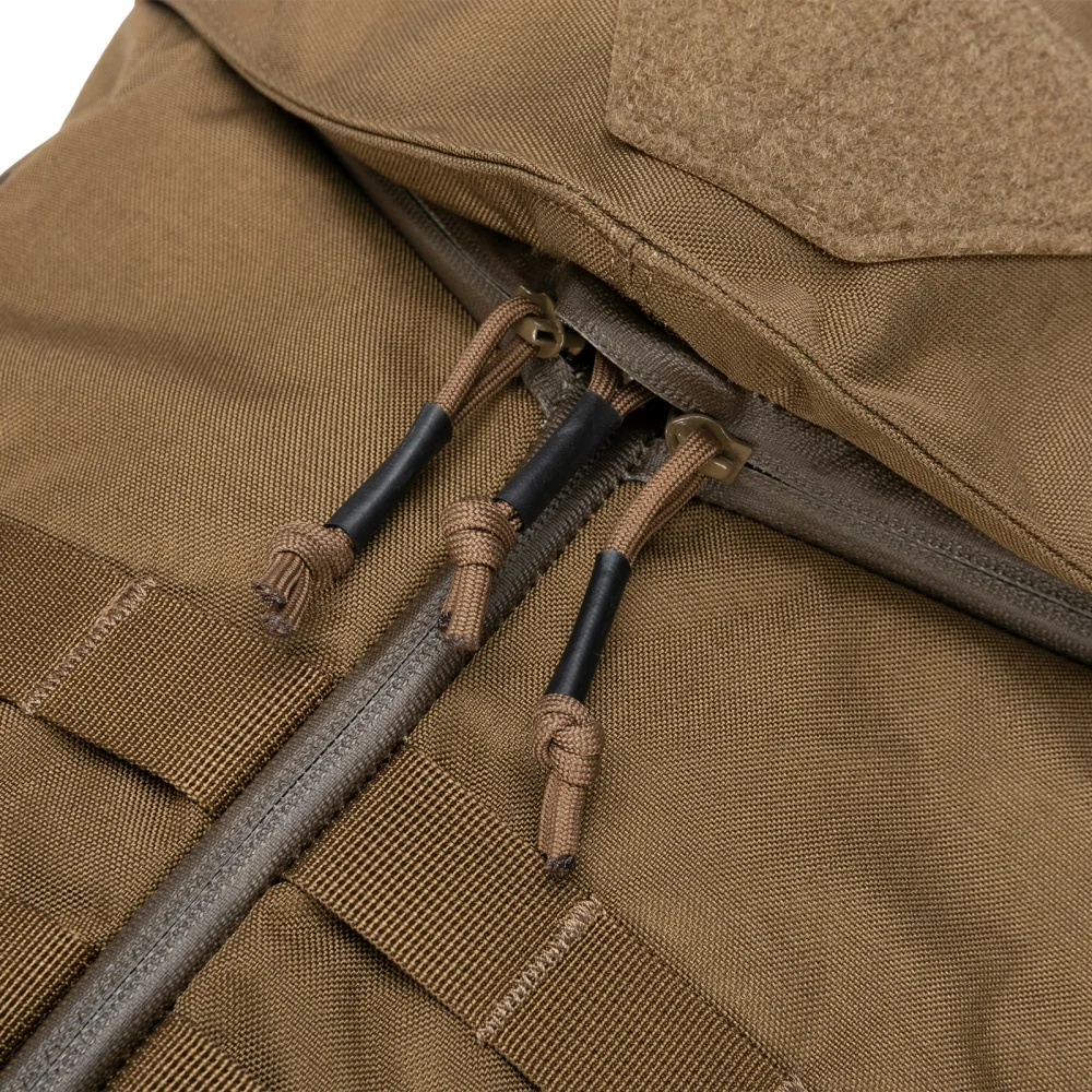 Sistema MOLLE y compartimentos frontales