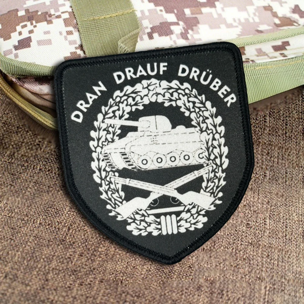 Parche táctico de tanques y victoria para ropa, insignia de moral militar, pegatinas para mochila, brazalete con gancho y bucle impreso, apliques para casco
