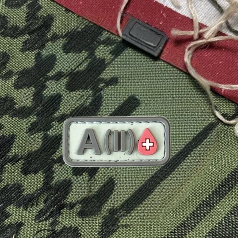 Parche de sangre tipo 2 + de PVC, chaleco táctico, sombreros con gancho y bucle, insignia de moral, mochila, pegatinas decorativas, parches para brazalete para ropa - imagen 2