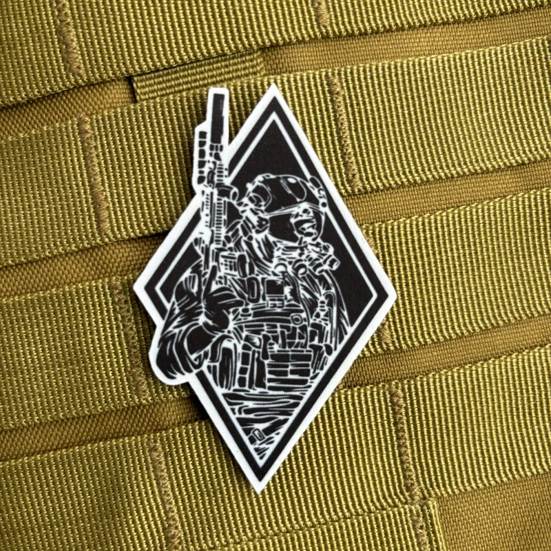 Parche táctico de soldado de pistola, protege lo que es tuyo, insignia de moral de Rifleman, parches de impresión, gancho y bucle, pegatina para mochila militar - imagen 4