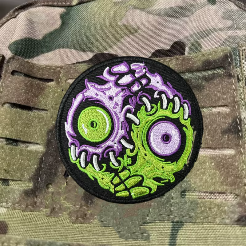 Parche táctico bordado ojo zombi – Gancho y bucle militar - imagen 3