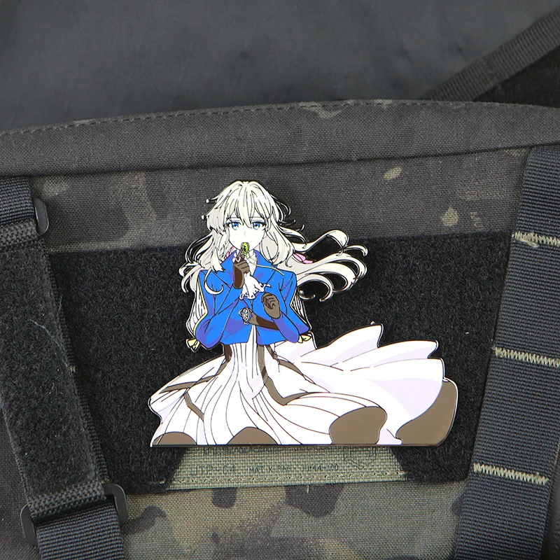 Parches metálicos esmaltados de Anime Violet Evergarden, insignias bordadas DIY para chica hermosa para ropa, mochila, sombrero, decoración con gancho - imagen 2