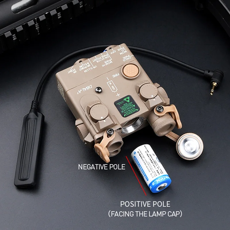 Potente linterna LED táctica para caza, punto rojo y verde, láser DBAL-A2, luz blanca estroboscópica, accesorios Airsoft Scout - imagen 4