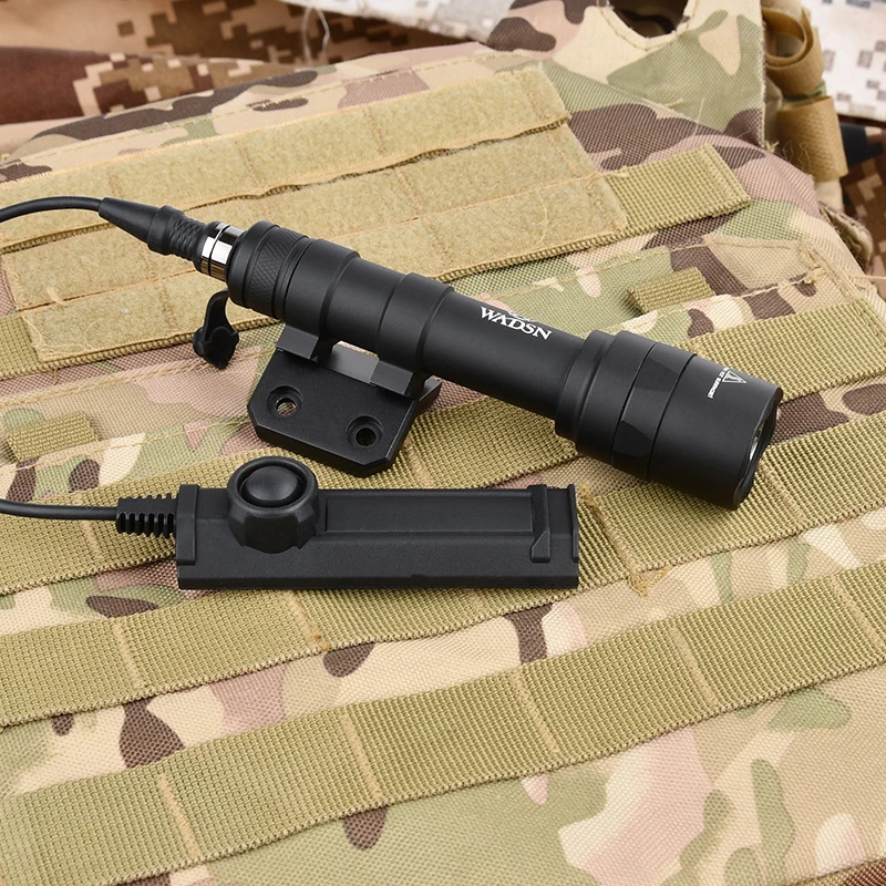 WADSN linterna táctica M600 M600U para arma actical con montaje Offset para Mlok Keymod Rail Airsoft Gun Scout Light Access - imagen 4