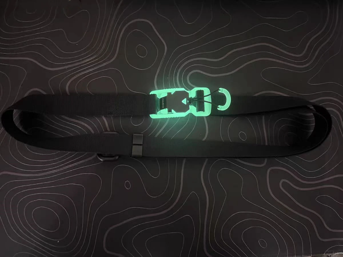 Hebilla de tracción luminosa estilo V para mochila, hebilla de gancho de plástico de escalada, 25MM, 38MM, soporte magnético de apertura rápida, decoración al aire libre - imagen 5