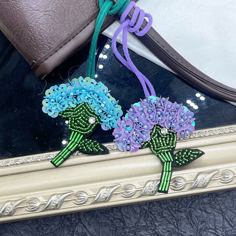 Cuentas de diamantes de imitación hechas a mano con flores 3D, parches de cuerda para colgar, colgantes para mochila, parches de cordón de cristal, decoración colgante para bolso - imagen 3