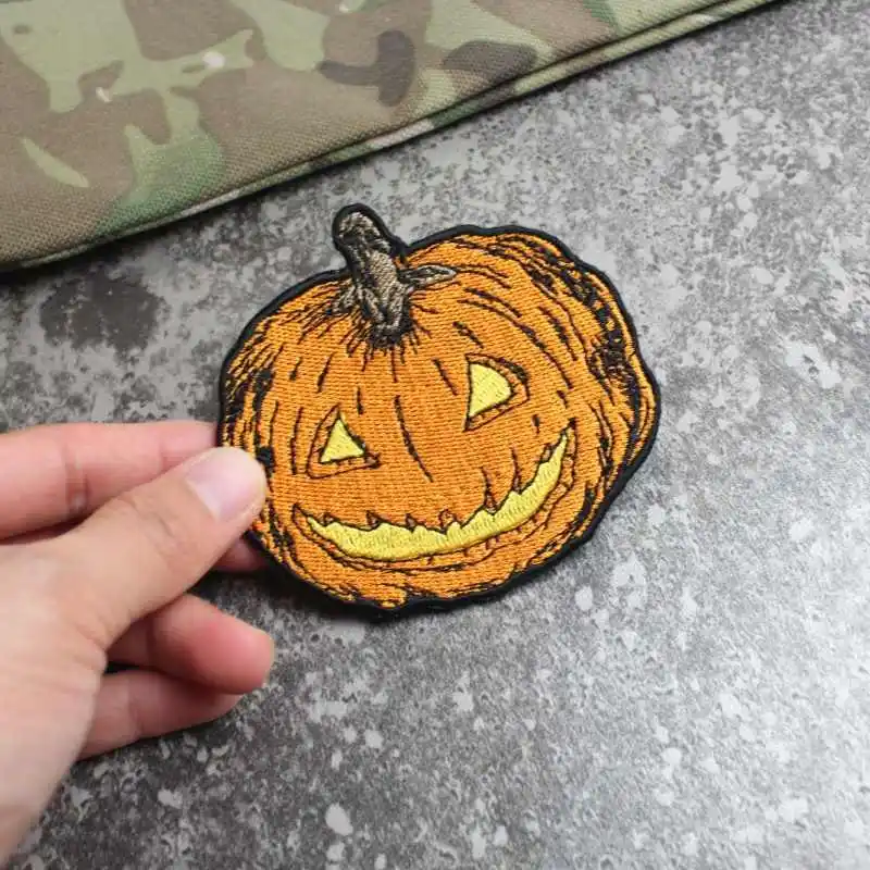 Parche bordado de noche de calabaza para Halloween, insignia táctica de calavera de otoño Victoria, apliques DIY, decoración de brazalete al aire libre - imagen 5