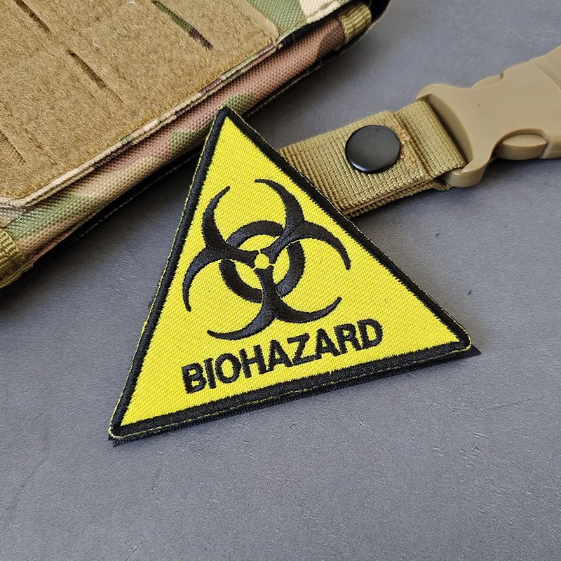 Umbrella Corporation PVC 3D insignia de goma parche táctico Logo de mapache Corp insignia de riesgo biológico aplique emblema - imagen 4