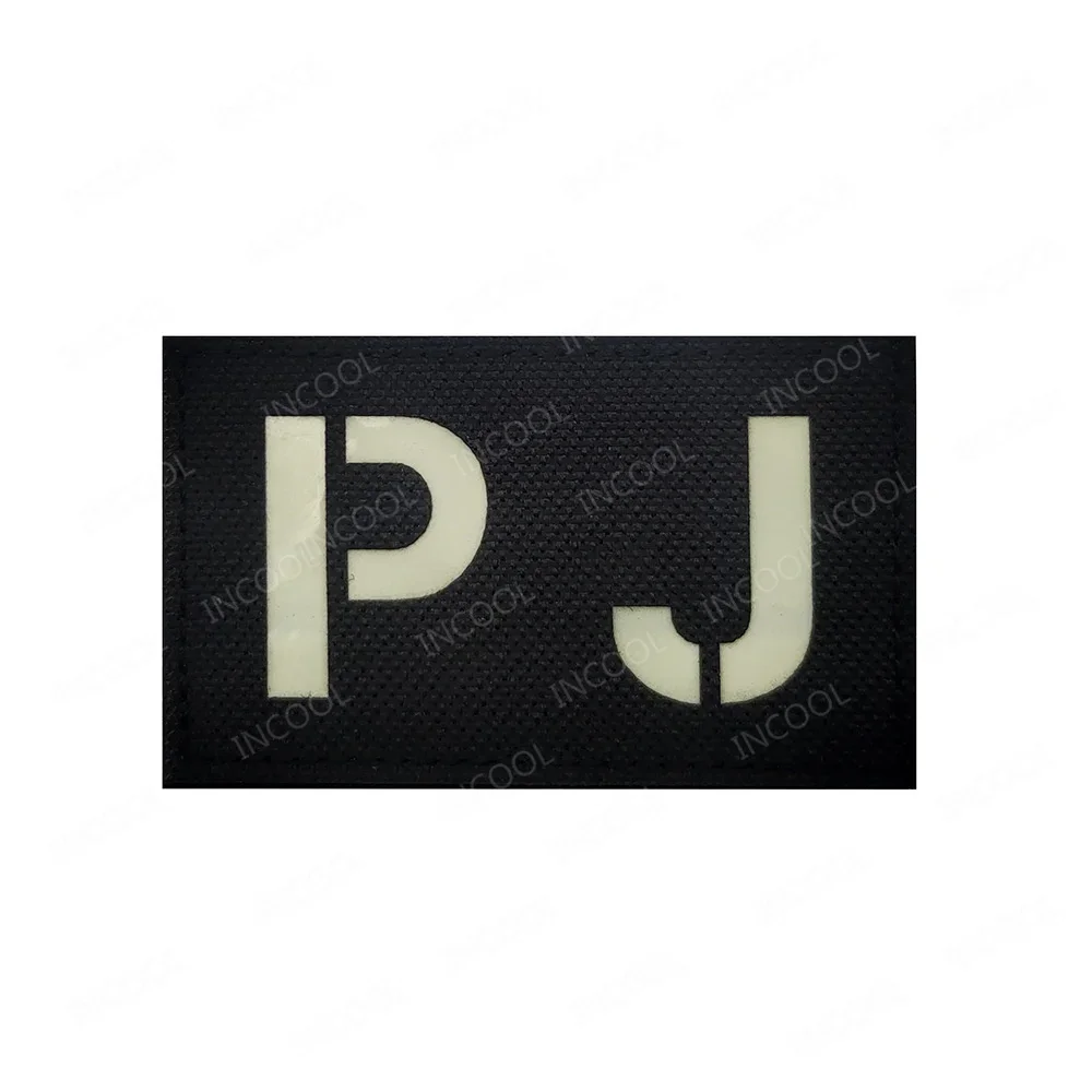 25 Glow In Dark8X5CM