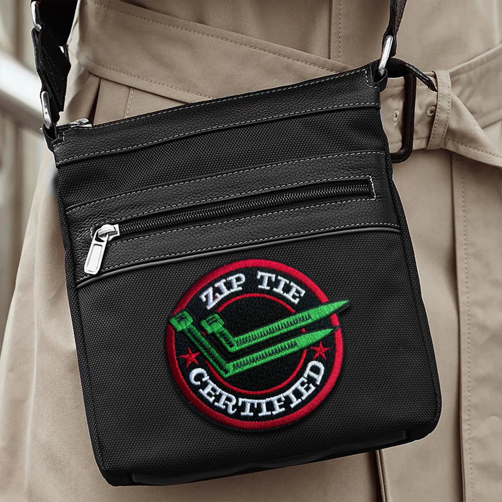 Parche táctico certificado con lazo con cremallera, parches bordados con gancho y bucle divertidos, insignia de moral militar, brazalete del ejército, pegatinas para mochila - imagen 5