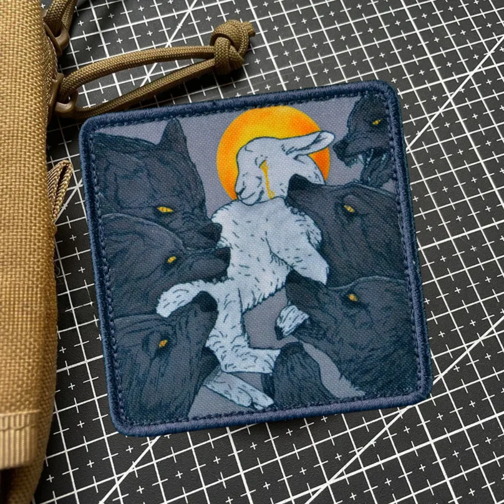 Parches estampados de ovejas y lobo, insignia de moral divertida "el cordero", brazalete de combate de lobo militar, emblema de gancho y bucle, pegatinas para mochila - imagen 3
