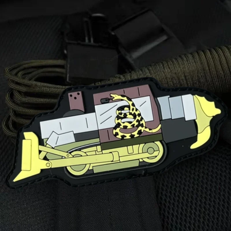 Killdozer Gadsden parche de PVC 3D gancho táctico y bucle insignia de moral mochila pegatina decorativa brazalete parches DIY para ropa - imagen 2