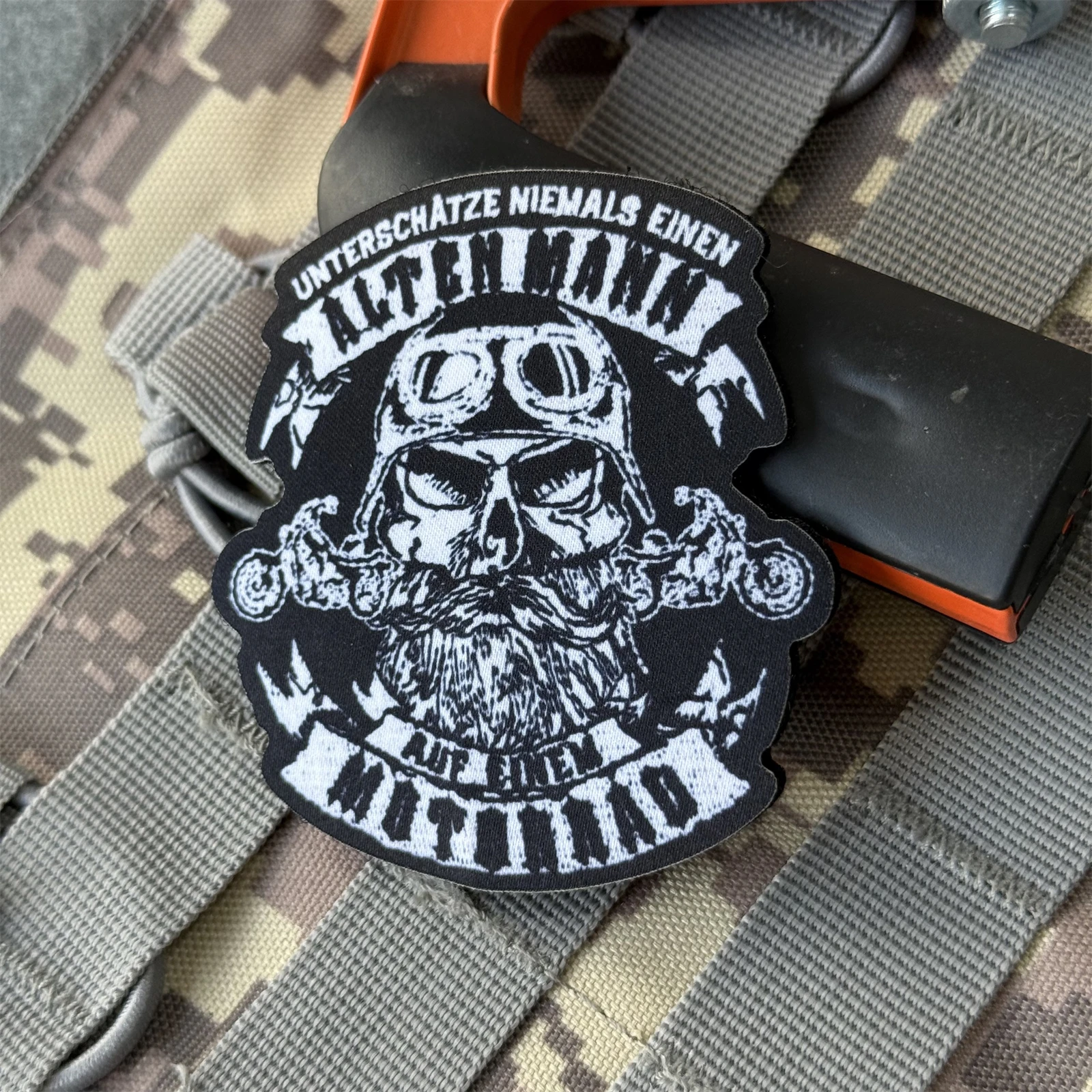 Parche Chevron de anciano en una motocicleta, insignia de moral táctica, apliques del ejército militar, parches de gancho y bucle impresos para ropa - imagen 4