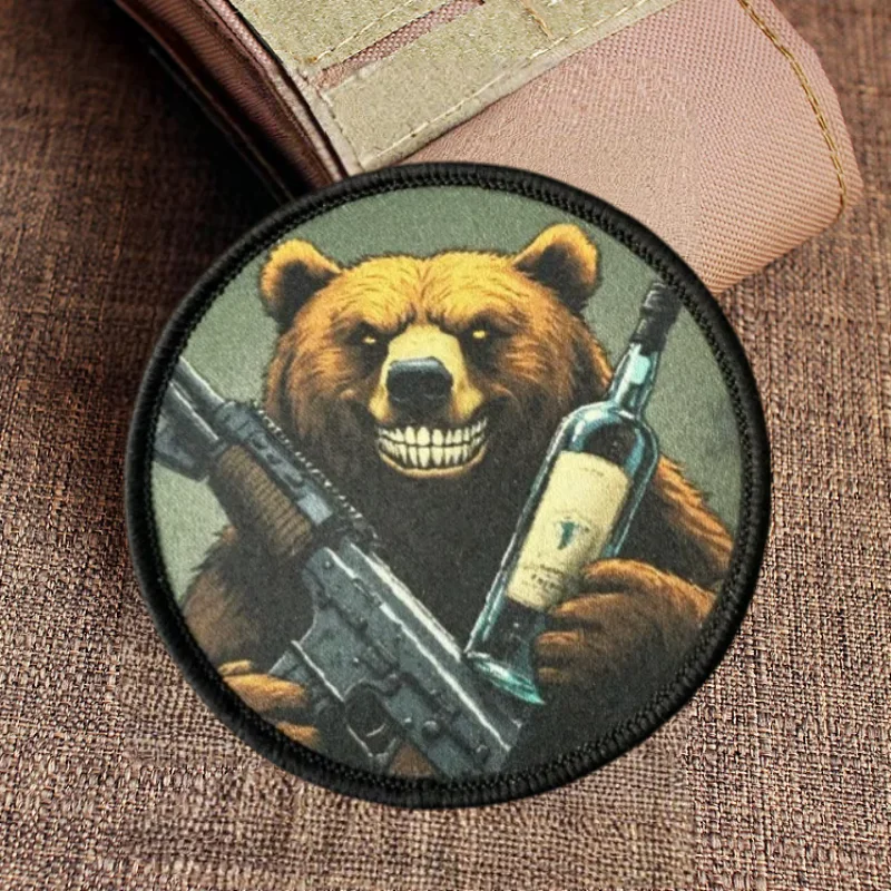 Parche con estampado de oso marrón y cerveza, insignia de moral con gancho y bucle militar, mochila, sombreros, pegatina decorativa, parches para brazalete para ropa - imagen 5