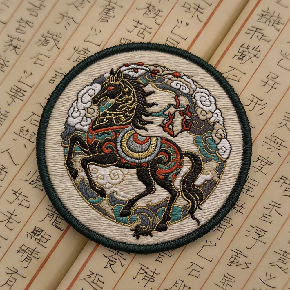 Parche bordado de caballo del zodiaco con cables de Metal para decoración de ropa y bolso, apliques tácticos del año natal - imagen 2
