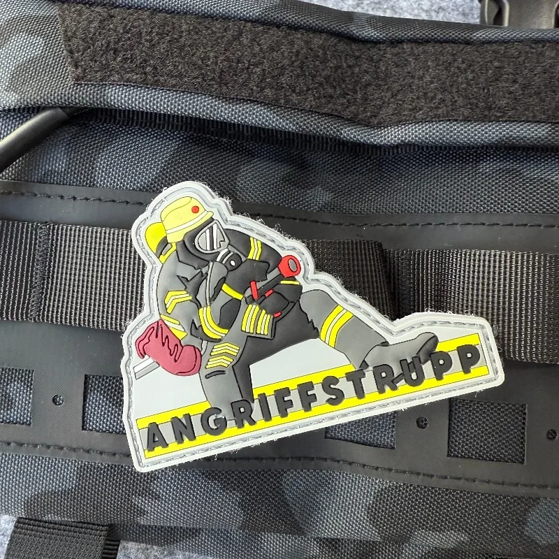 Feuerwehr Angriffstrupp Parche de goma de PVC insignia de moral táctica Parche militar con gancho y bucle para mochilas, chaquetas, ropa - imagen 3