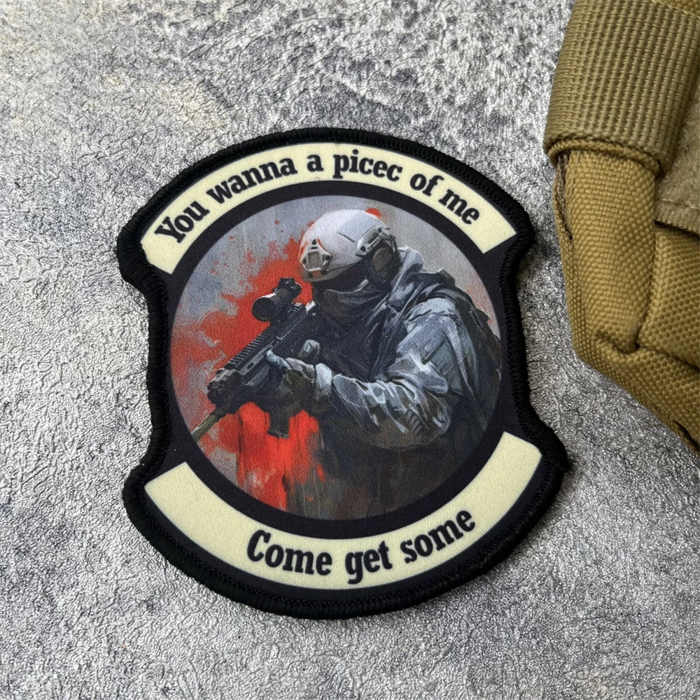 BEWARE OF OLD MEN insignia de moral de soldado táctico brazalete del ejército militar parches de bucle de gancho impresos para ropa pegatina de mochila - imagen 3