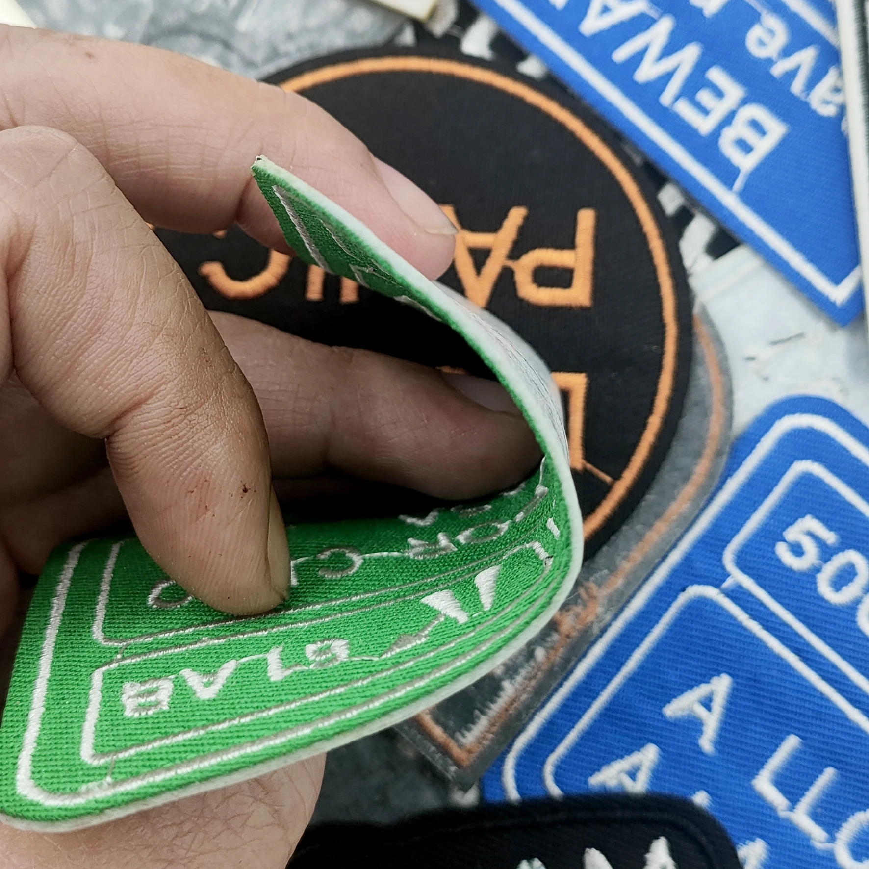 Parche de aplique bordado con eslogan negro, Parche de hierro DIY, pegamento de fusión fácil, planchado, reparación, insignia de agujero - imagen 5