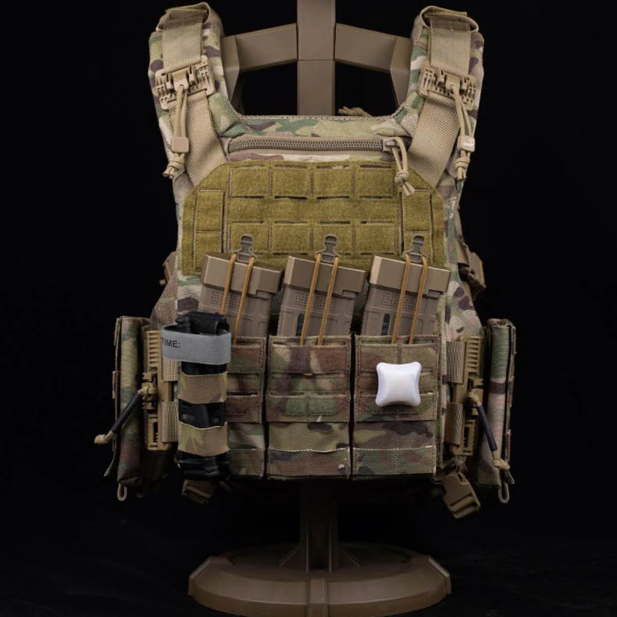Portacargadores triple 5.56 MOLLE – Retención elástica para AR-15 - imagen 5