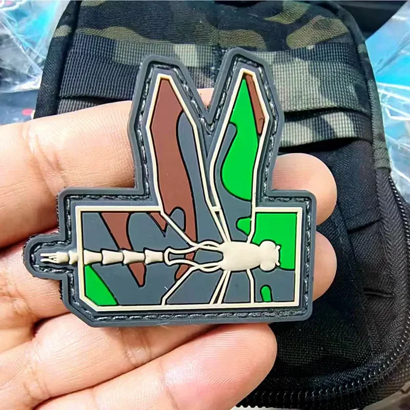 Parches de gancho y bucle de PVC de libélula en la ropa, pegatinas tácticas 3D, insignia de moral militar de Color camuflaje para mochila DIY, aplique - imagen 3