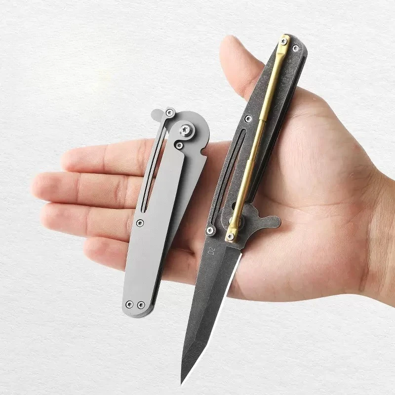 Cuchillo semiabierto mostrando el mecanismo interno