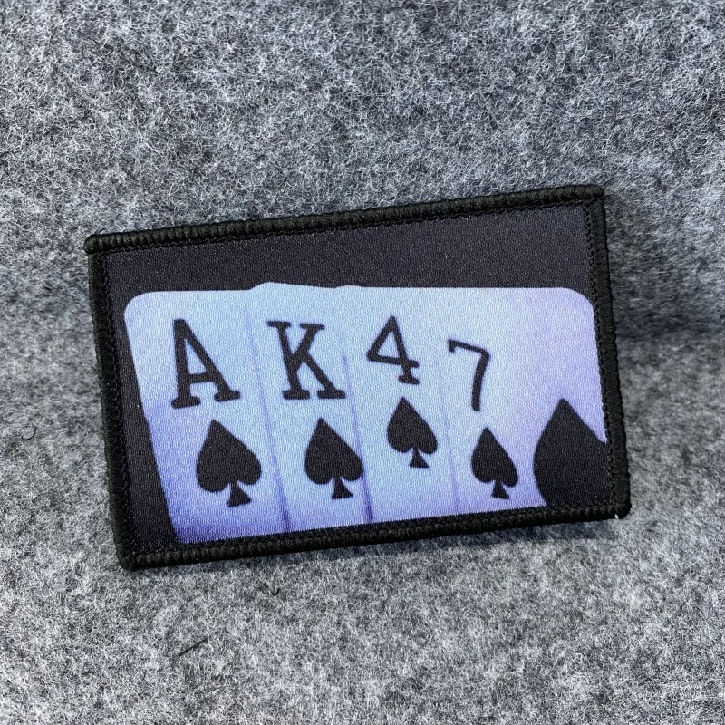 Insignia de moral táctica AK47, brazalete de esqueleto de póker, insignia de arma, gancho y bucle, doble pistola, parche militar de Calavera, pegatina de mochila - imagen 4