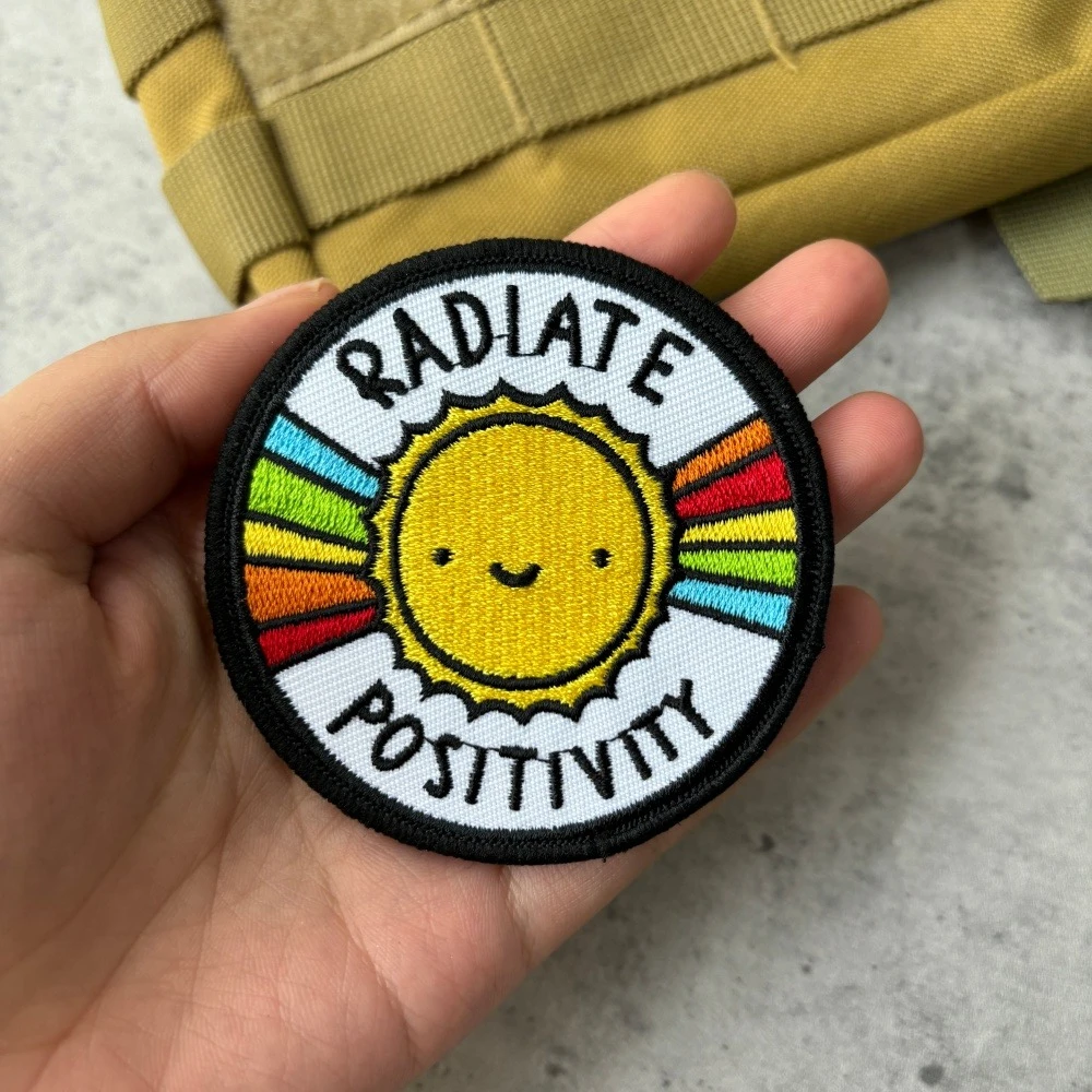 Parche táctico Radiate Posivity Meme, parches bordados con gancho y bucle divertidos, brazalete, insignia de moral del ejército militar, pegatinas para mochila