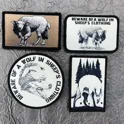 Parche moral lobo en oveja - gancho y bucle para mochila y ropa