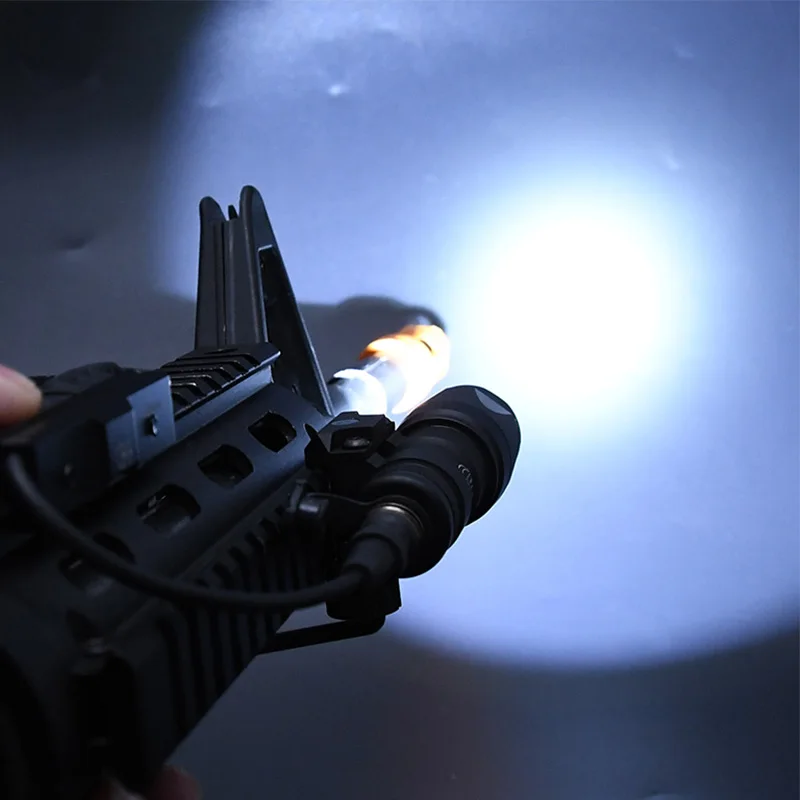 Surefir-linterna táctica M300A M300, Mini explorador, caza, luz LED compatible con riel de 20MM momentáneo en constante, Airsoft táctico - imagen 4