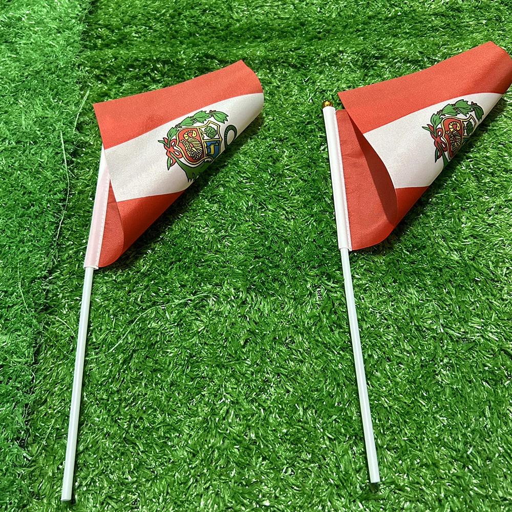 Bandera de la SKY, bandera de mano de Perú, 10/20/50/100 Uds., 21x14cm, banderas ondeantes de mano de Perú con poste de plástico para actividades deportivas, decoración del hogar - imagen 4