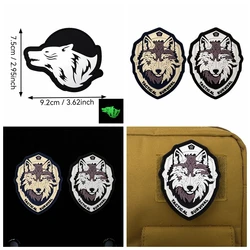 Parches de gancho y bucle noctilucentes de lobo de supervivencia táctica, capítulo de moral de PVC, insignia de parche diy para mochila de ropa al aire libre