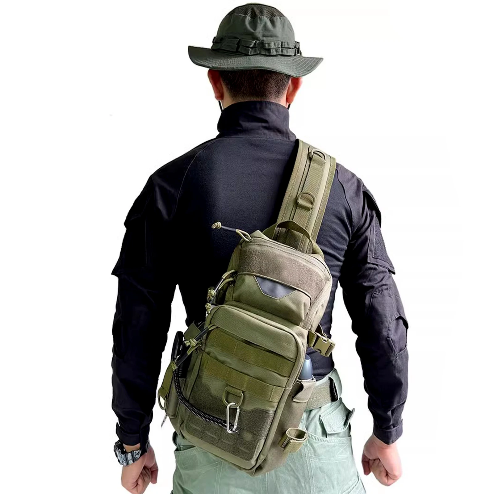 Bolsa deportiva de pecho en uso