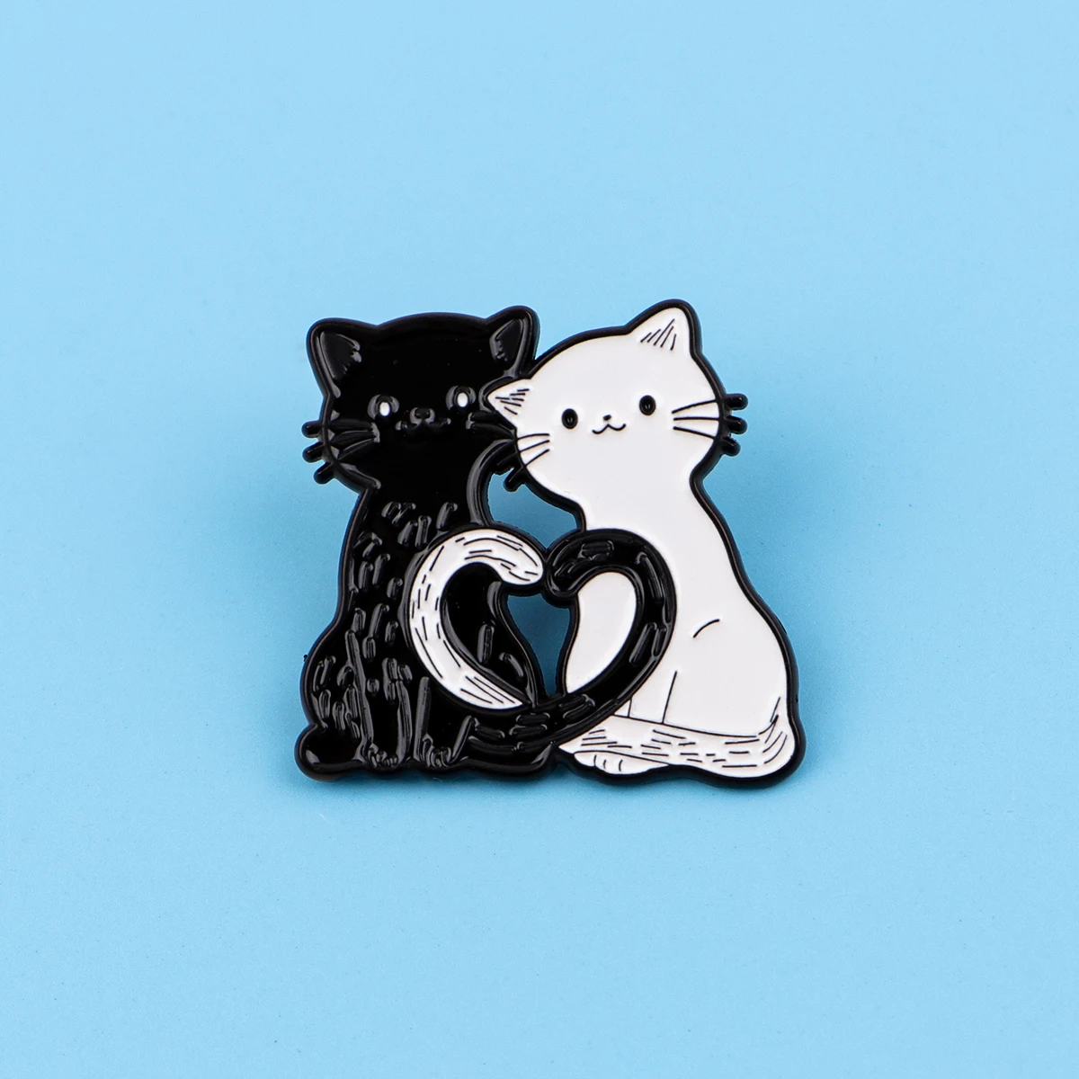 5 uds lindo gato blanco y negro esmalte Pin solapa Pin dibujos animados pareja broche conjunto alfileres de Metal mochila sombrero insignia Accesorios - imagen 2