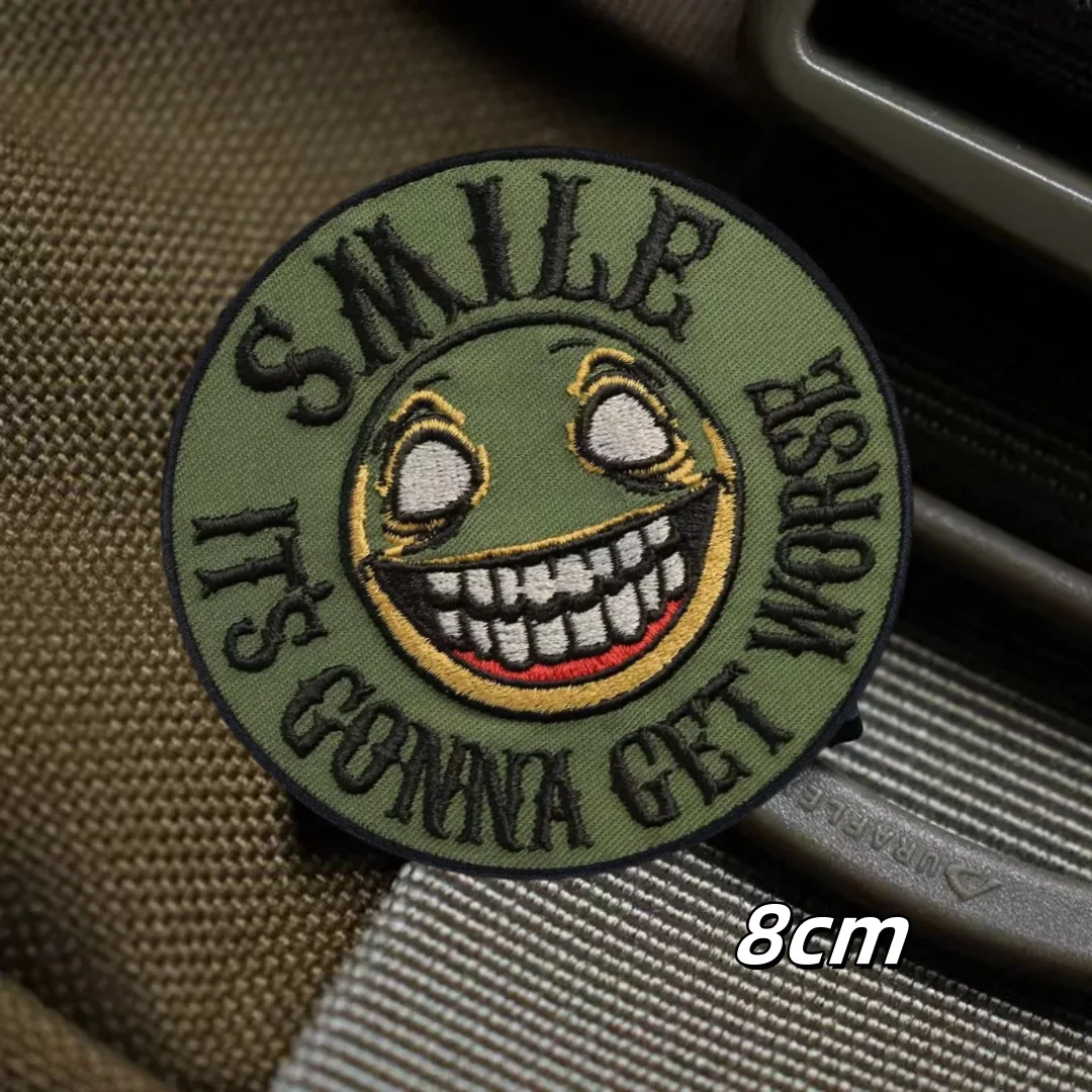 ¡Sorrisa! Es va conseguir peor parches tácticos de moral bordados parche divertido de gancho y bucle insignia militar brazalete pegatinas para mochila - imagen 3