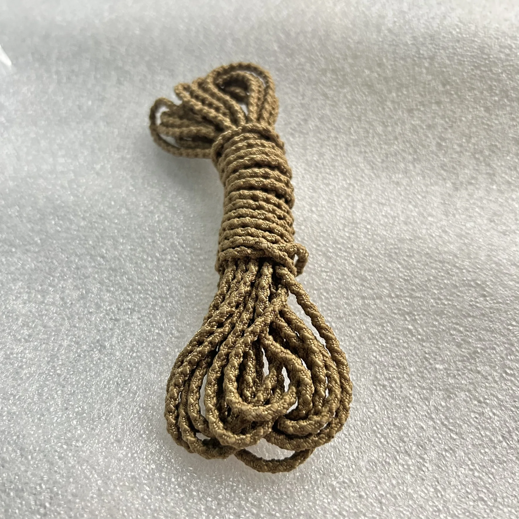 Cordón de bloqueo positivo de nailon antideslizante mate de 3 mm, 5 yardas para un atado seguro de la cabeza con cremallera: para proyectos al aire libre, camping y bricolaje