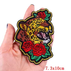 Parche bordado termoadhesivo calavera floral – Táctico para planchar