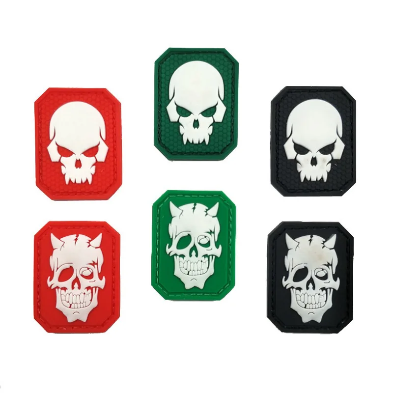 Parches de goma con gancho de PVC para mochila, luz nocturna de calavera fresca, espalda militar, suave, silicona luminosa que brilla en la oscuridad, apliques de insignia - imagen 3