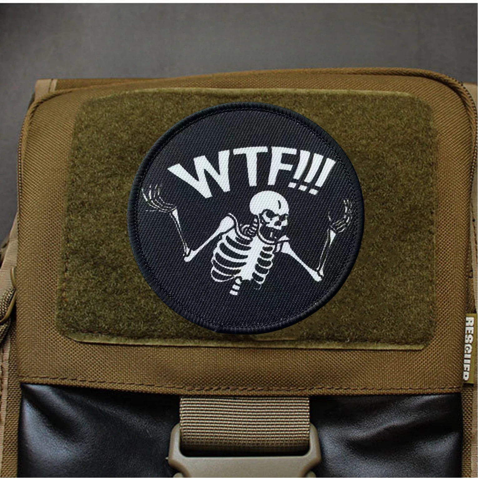 ¡¡WTF!! Insignia de moral americana Dead Inside Yet Still Horny Skull, parches tácticos, brazalete con impresión, gancho y bucle, pegatina para mochila - imagen 4