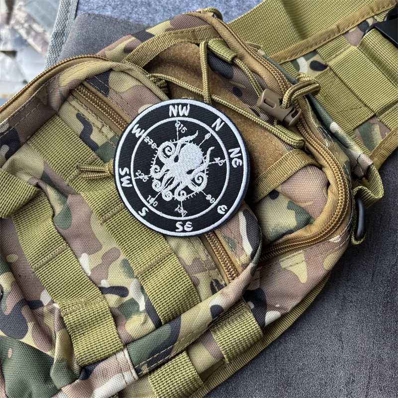 Parche táctico bordado Octopus Compass – Insignia con velcro