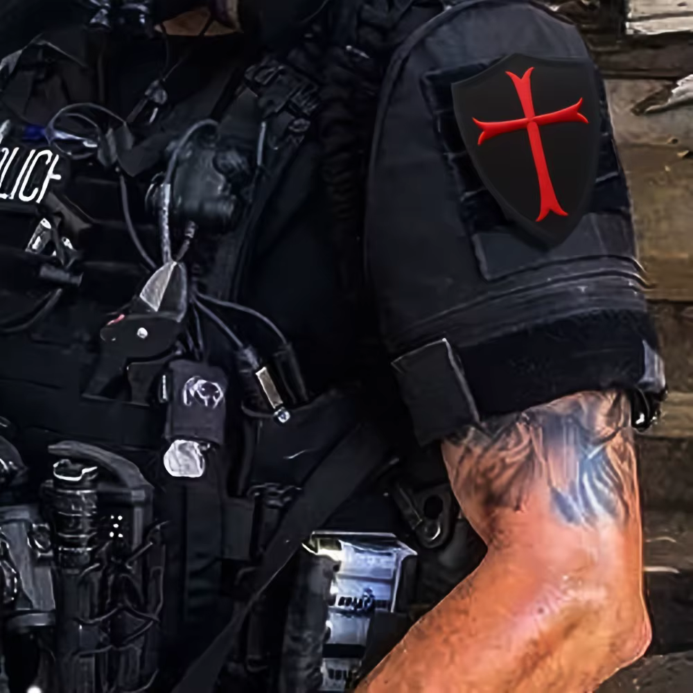Parche bordado Cruz Malta – Insignia Velcro para Chaleco MOLLE - imagen 3