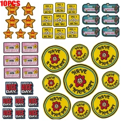 10 Uds. Tiene un bonito día/letras parche con eslogan sombreros mochila coser parches bordados DIY parche de dibujos animados planchar en parches para ropa