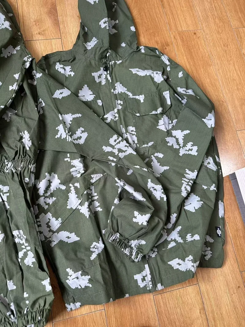 Chaqueta tipo mono para deportes al aire libre verde con top + pantalón de flores blancas - imagen 2