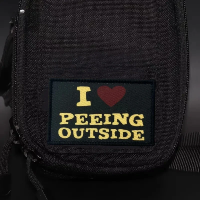 Parche moral táctico para mochila o uniforme: me encanta orinar fuera
