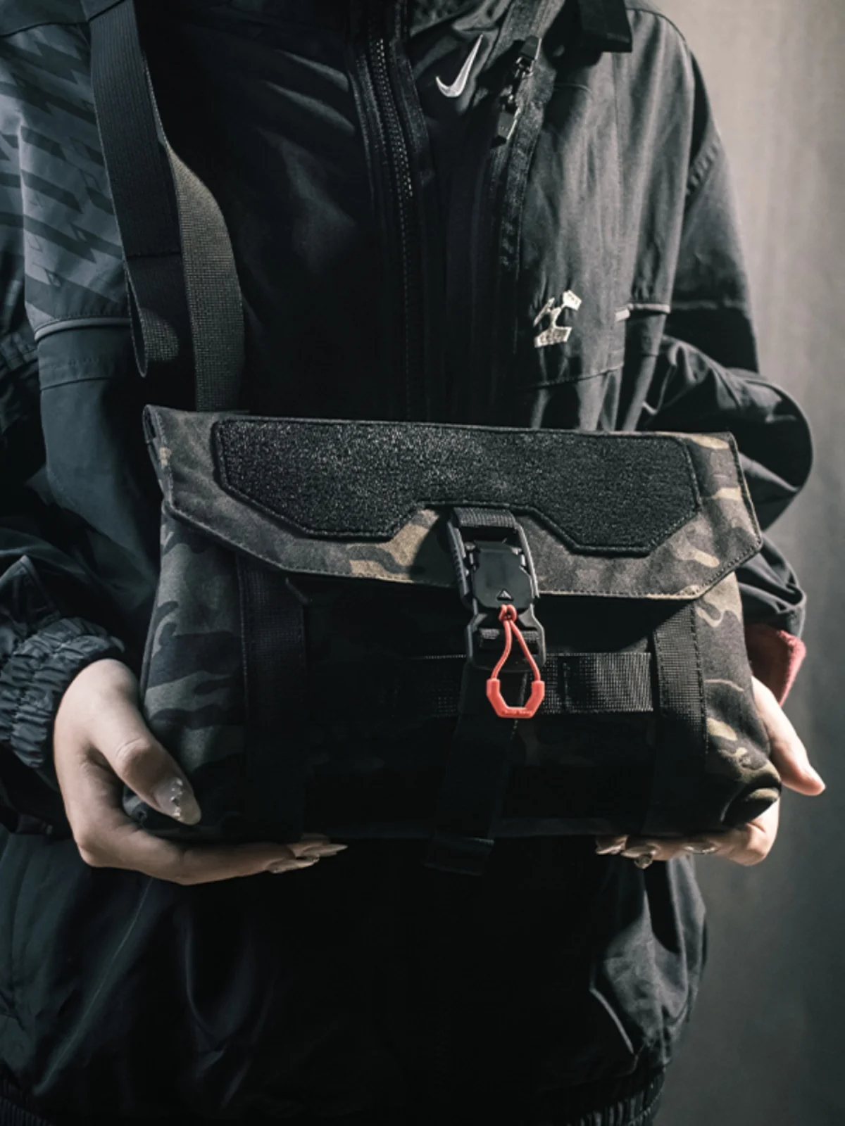 Bolso de hombro al aire libre, bolsa de par pegajoso mágico, bolso táctico cruzado - imagen 4